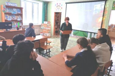 ведущий и участники